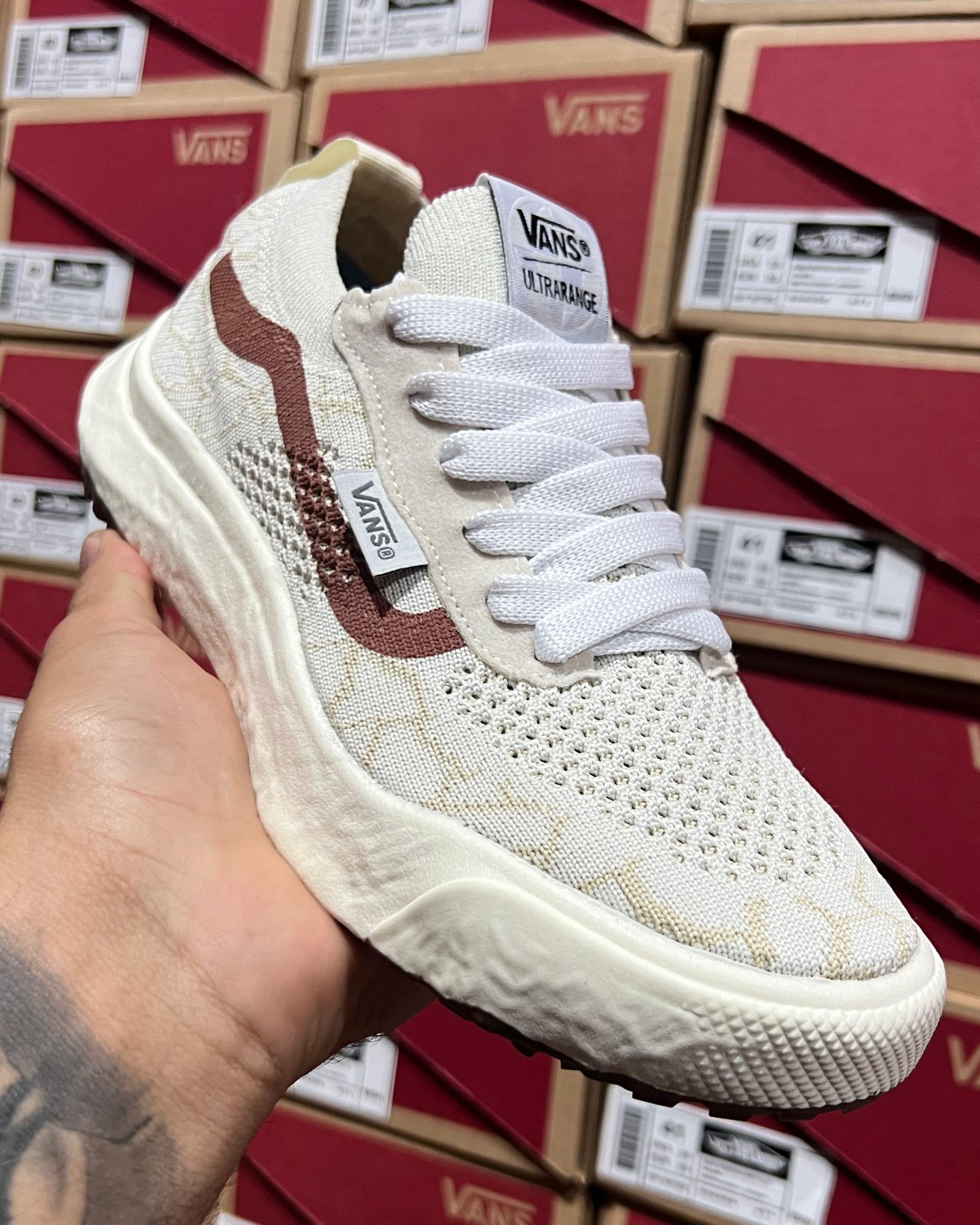 Tênis Unissex UltraRange Vr3 Off-white