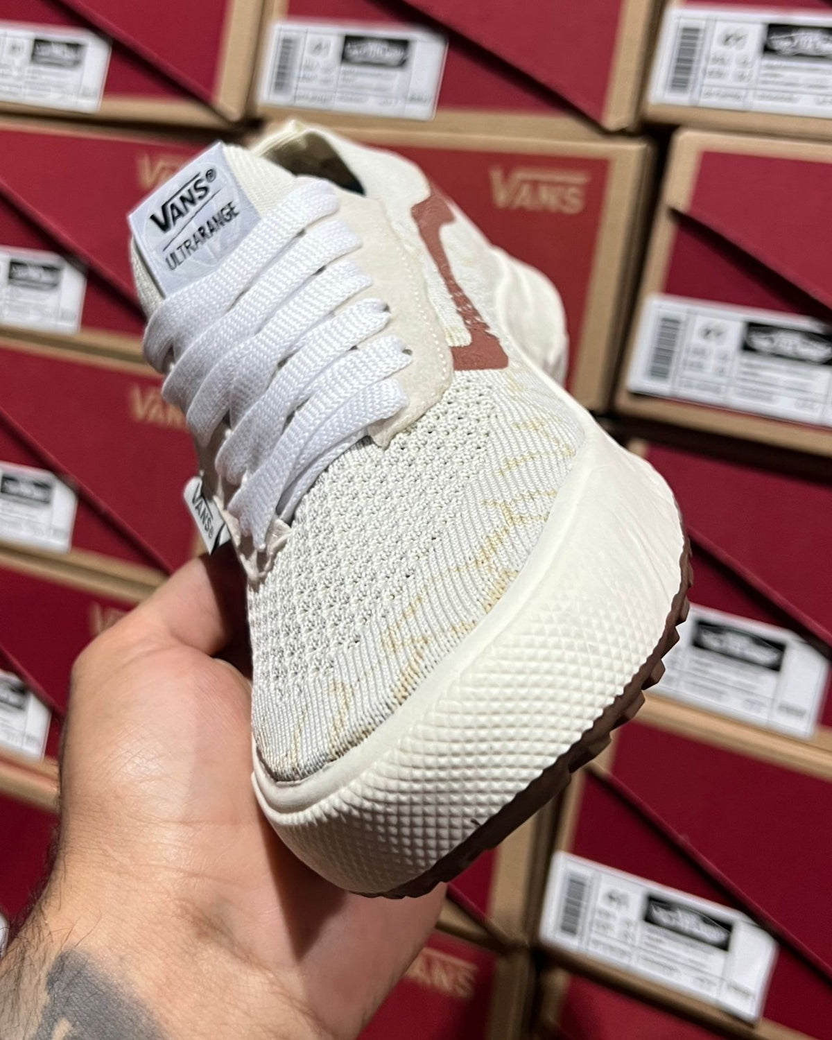 Tênis Unissex UltraRange Vr3 Off-white