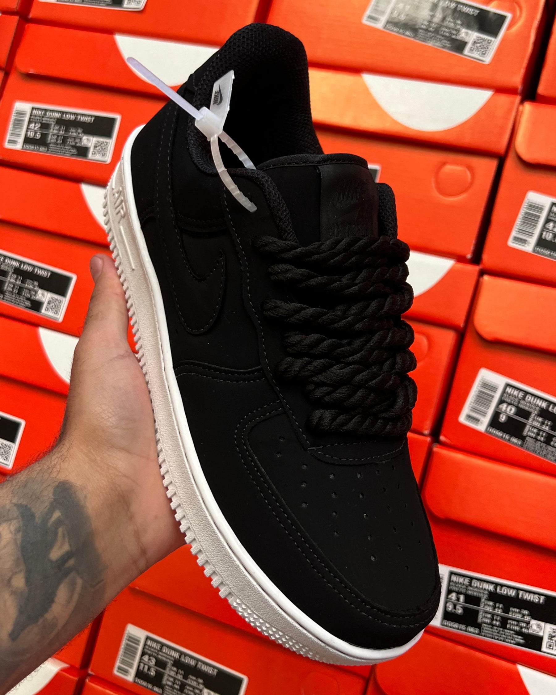 Tênis Unissex AF1 Nobuck Preto/Branco