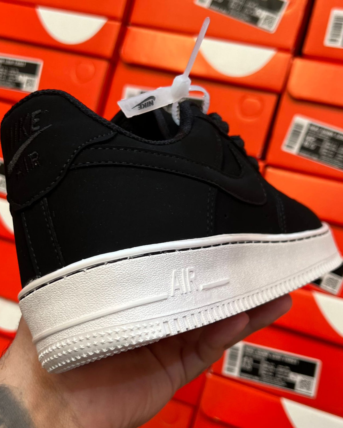 Tênis Unissex AF1 Nobuck Preto/Branco