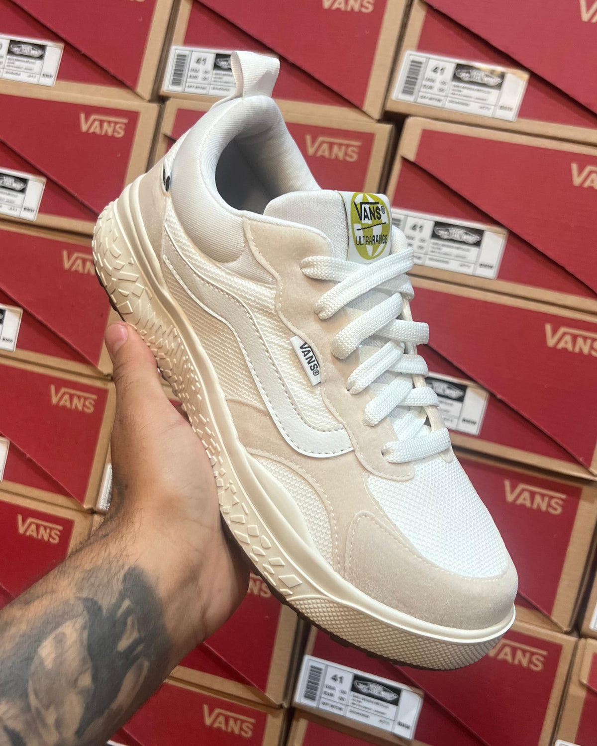 Tênis Ultrarange Neo Off-white