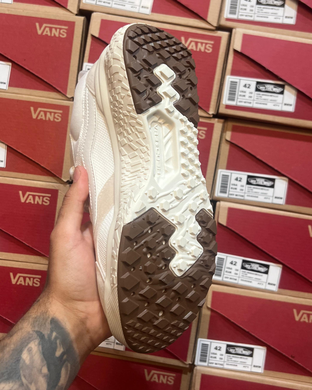Tênis Ultrarange Neo Off-white