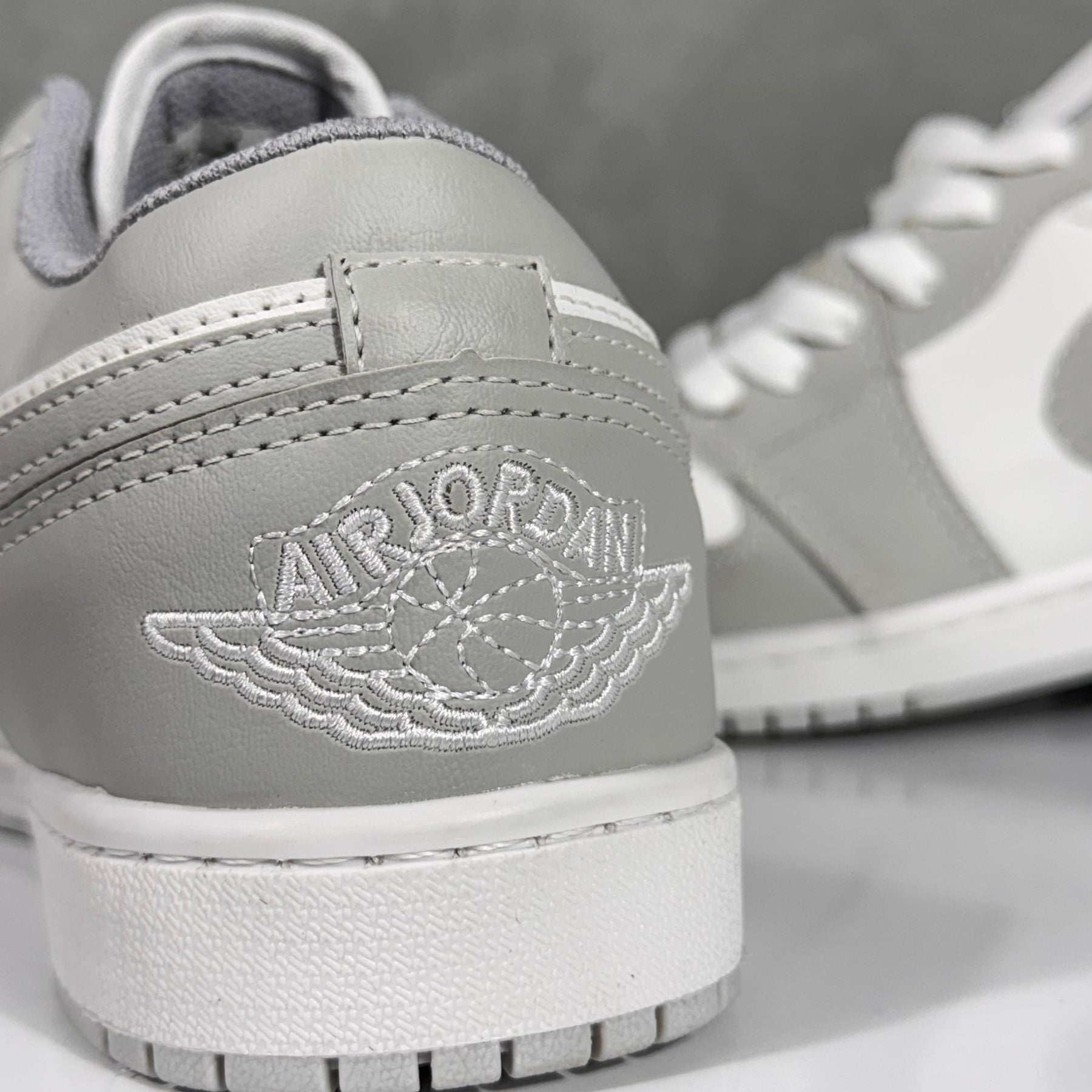 Tênis Unissex Jordan Cinza Premium