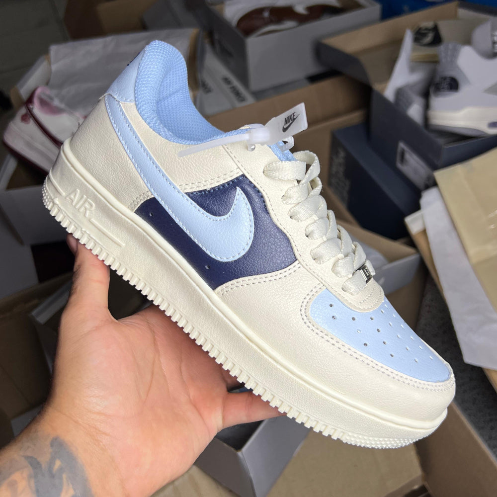 Tênis Feminino AF1 Off/Azul