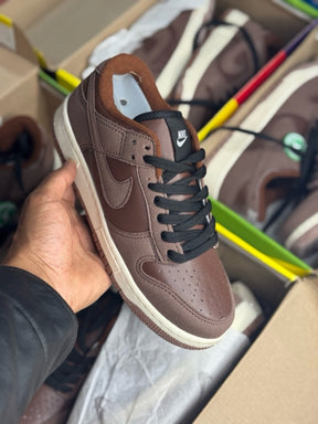 Tênis Dunk SB Café